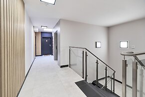 Exclusive Two-level Apartment by Renters