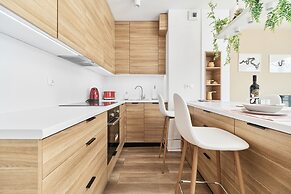 Exclusive Two-level Apartment by Renters