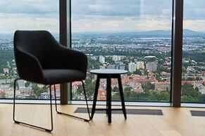 Luxurious Apartments Sky Tower