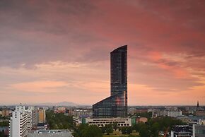 Luxurious Apartments Sky Tower