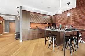 Luxurious Apartments Sky Tower