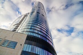 Luxurious Apartments Sky Tower