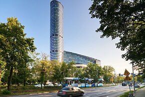 Luxurious Apartments Sky Tower