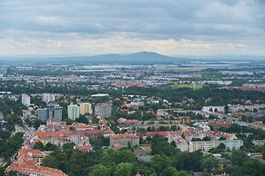 Luxurious Apartments Sky Tower