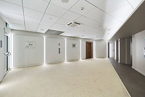 Luxurious Apartments Sky Tower