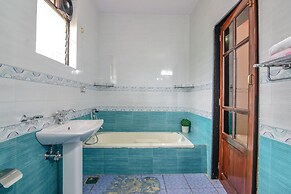 Goa - Villa - Sleeps 6 - Parking - Garden