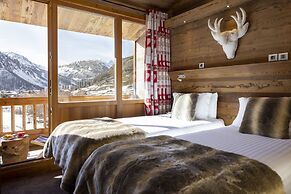Hotel Ski Lodge