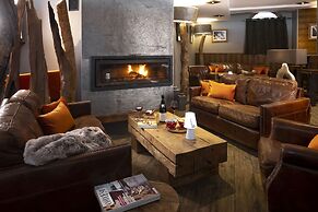 Hotel Ski Lodge