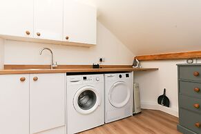 Strawberry Line, Flat 2