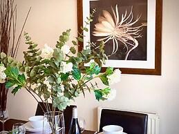 Aylesbury Contractor & Staycation Home