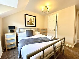 Aylesbury Contractor & Staycation Home