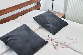 Old Town View Apartments by Renters