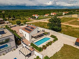 Villa Descansa in Dracevac Ninski