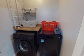 Stayzo 2BR House Accommodation in Peterborough