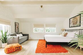 The Green Room Hotel