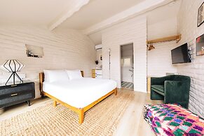 The Green Room Hotel