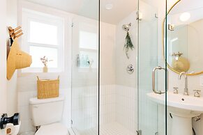 The Green Room Hotel