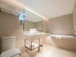 Glenmarie Hotel & Golf Resort