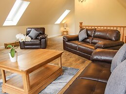Holly Lodge