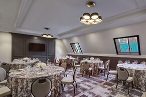 The LaSalle Chicago, Autograph Collection by Marriott