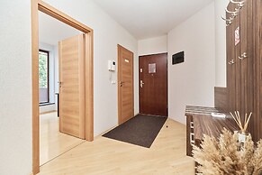 Modern Apartments Krawiecka by Renters