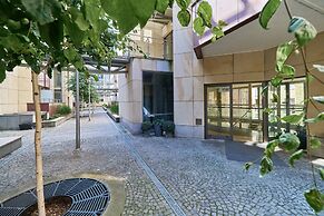 Modern Apartments Krawiecka by Renters