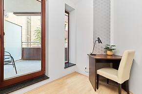 Modern Apartments Krawiecka by Renters