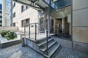 Modern Apartments Krawiecka by Renters