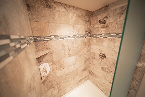 Chateaux Dumont 2725