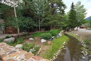 Chateaux Dumont 2725