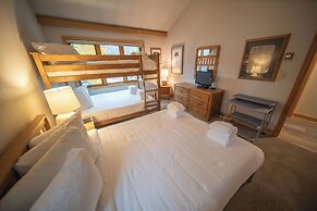 Chateaux Dumont 2725