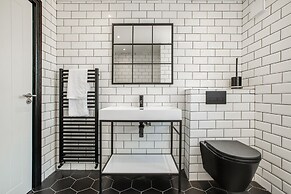 Mixies Manor Sasco Apartments