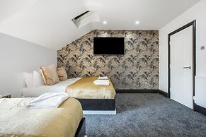 Mixies Manor Sasco Apartments