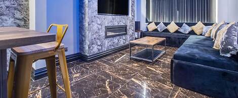 Mixies Manor Sasco Apartments