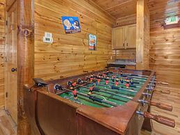 Family Ties Lodge by Jackson Mountain Rentals