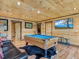 Splashtastic View Lodge by Jackson Mountain Rentals