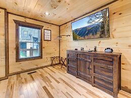Splashtastic View Lodge by Jackson Mountain Rentals