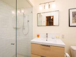Casa Contenta - Charming East Side Family Home With Hot Tub, Walk to C