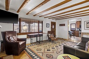 Casa Contenta - Charming East Side Family Home With Hot Tub, Walk to C