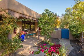 Casa Contenta - Charming East Side Family Home With Hot Tub, Walk to C