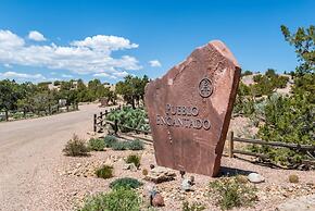 Acoma - Majestic Views, Near the Santa Fe Opera and Four Seasons in Te