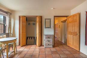 Apodaca - Spacious East Side Home With Countryside Views