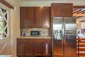 Apodaca - Spacious East Side Home With Countryside Views