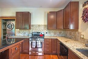 Apodaca - Spacious East Side Home With Countryside Views