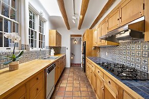 Cinco Chimineas - Indoor Pool, Walk to Canyon Rd, Authentic Historic S