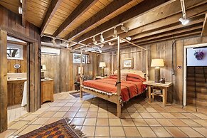 Cinco Chimineas - Indoor Pool, Walk to Canyon Rd, Authentic Historic S