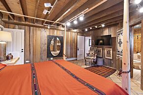 Cinco Chimineas - Indoor Pool, Walk to Canyon Rd, Authentic Historic S