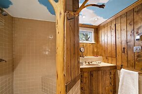 Cinco Chimineas - Indoor Pool, Walk to Canyon Rd, Authentic Historic S