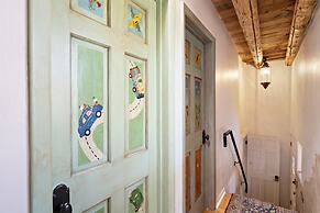 Cinco Chimineas - Indoor Pool, Walk to Canyon Rd, Authentic Historic S