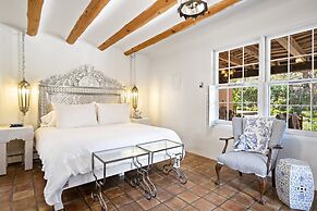 Cinco Chimineas - Indoor Pool, Walk to Canyon Rd, Authentic Historic S